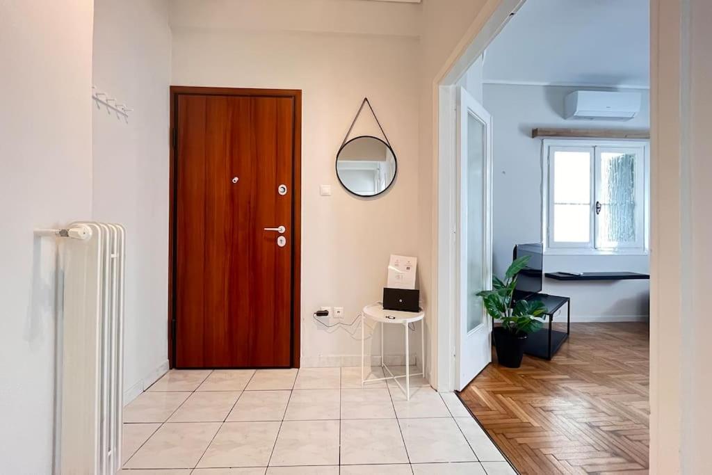 Pame Rentals - 2Bd Home, 4 Min To Acropolis Атина Екстериор снимка